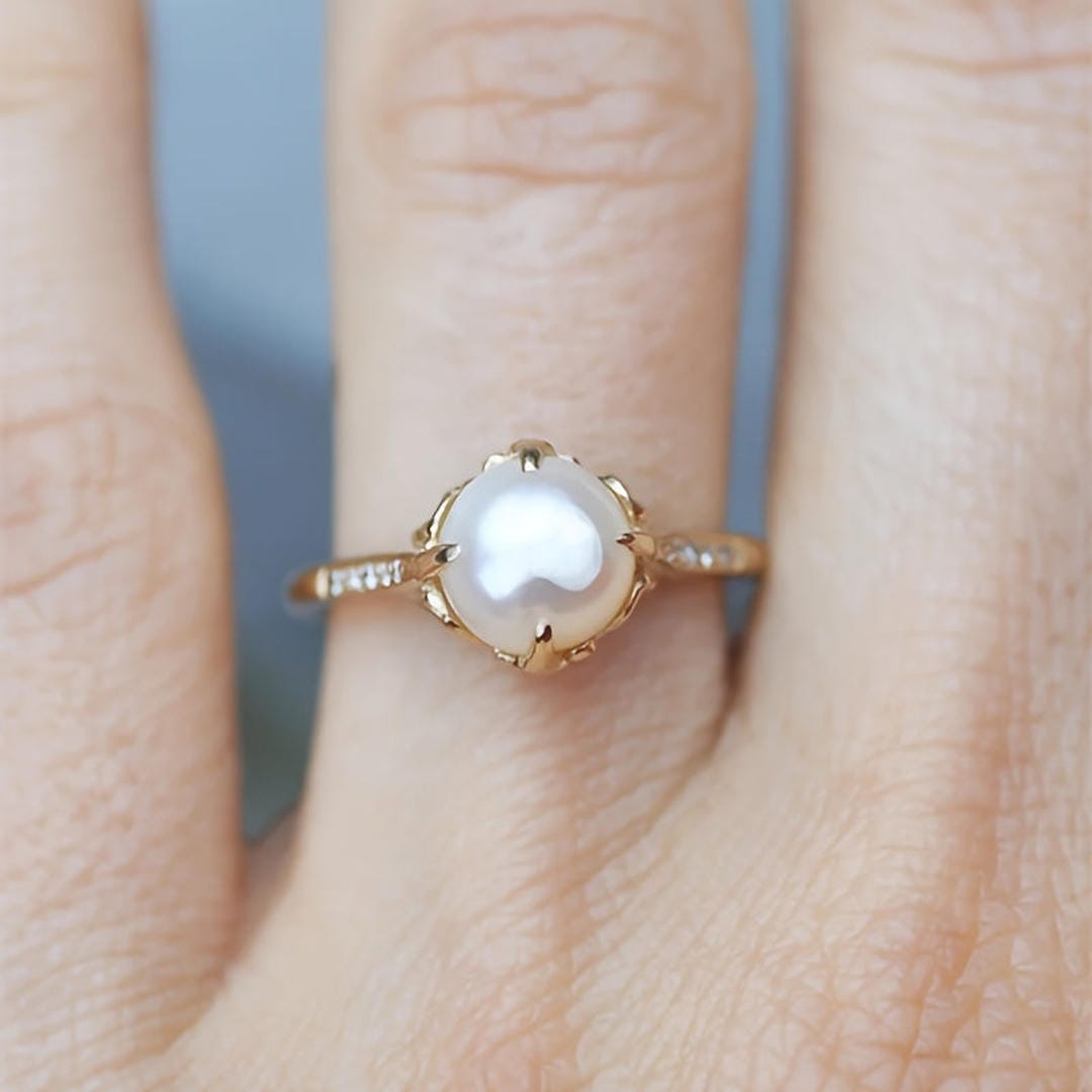Twisted freshwater pearl accent ring