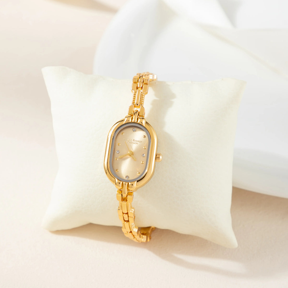 Viktoria Oval Guld