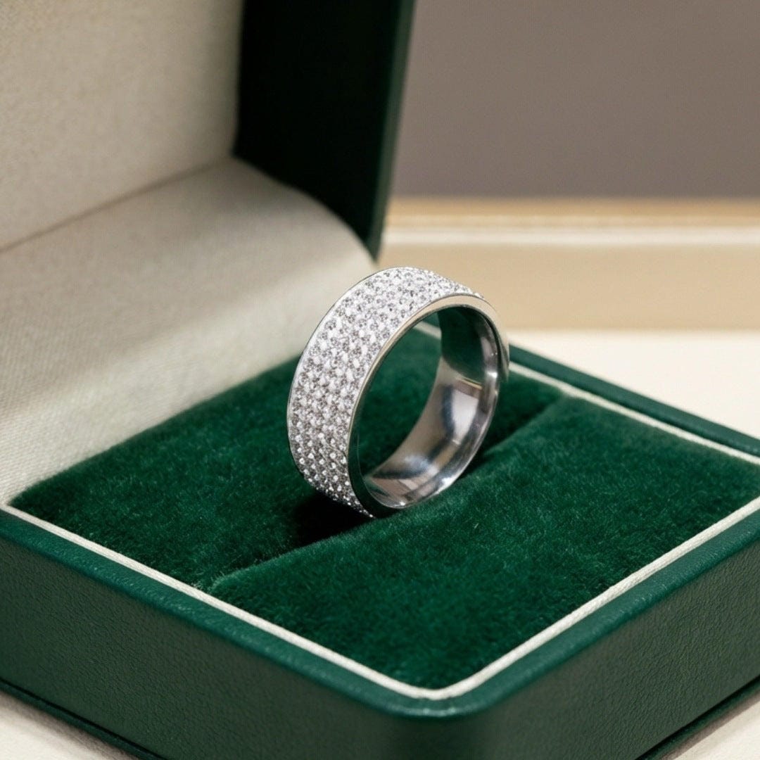 Pavelli crystal ring