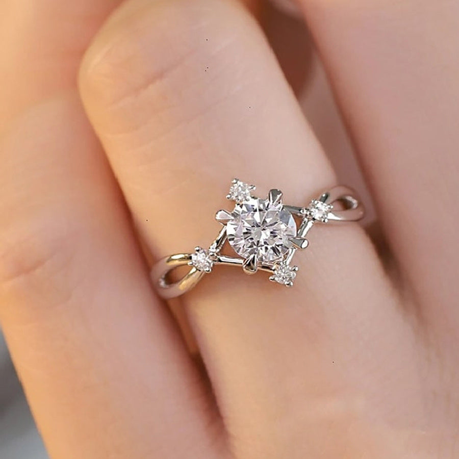 Rund zirkonia ring i hvidguld