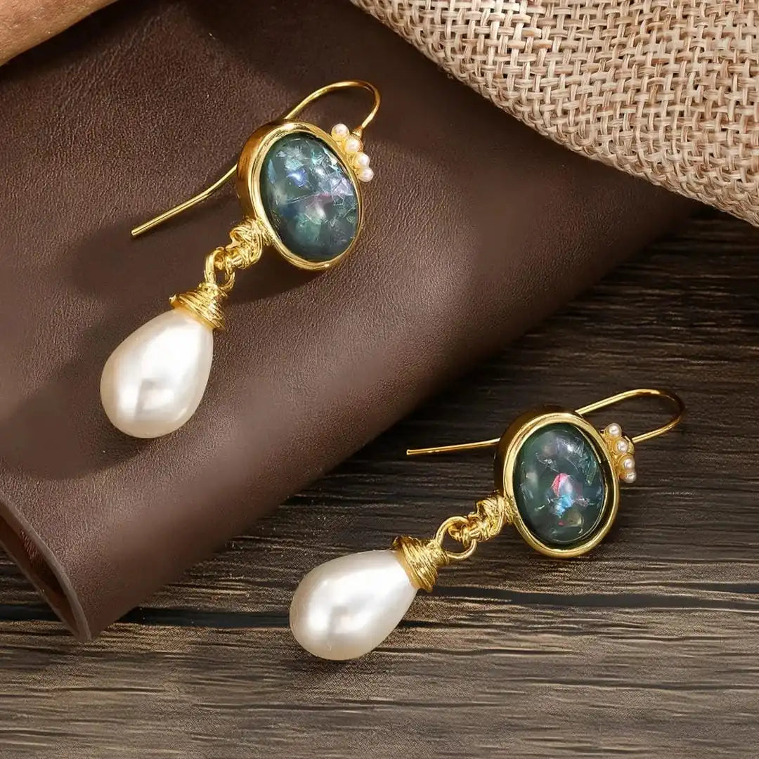Geometric earrings with black stone and pearl