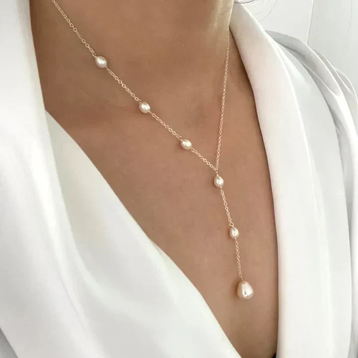 Vintage necklace with pearl pendant