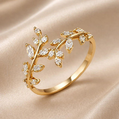 White Gold Zirconia Tendril Ring