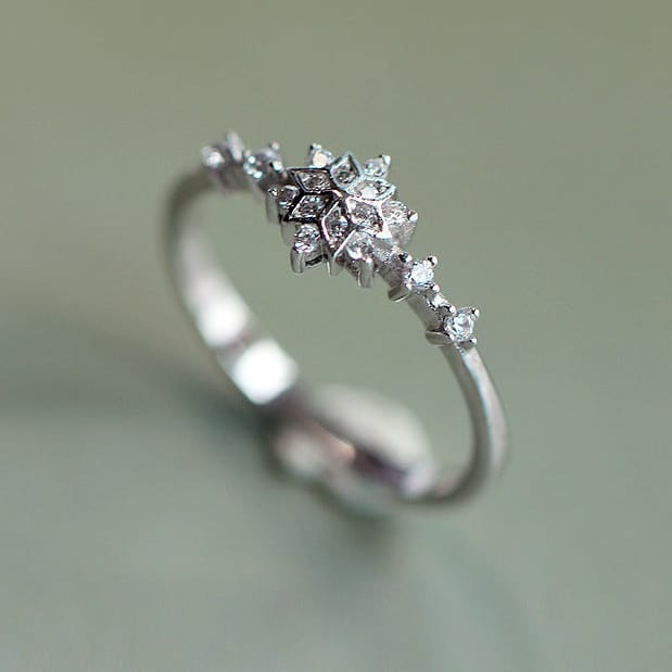 SLEEK GRACE RING - (JUSTERBAR)