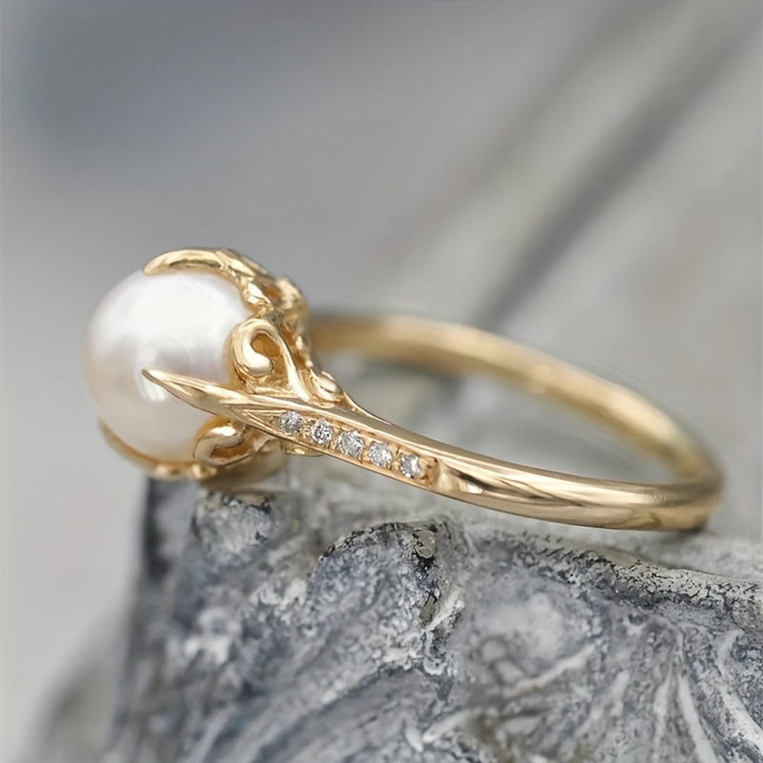 Twisted freshwater pearl accent ring