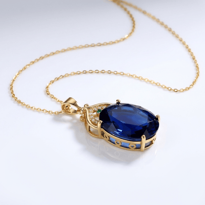 NECKLACE WITH GOLD AND BLUE TOPAZ IN VINTAGE STYLE