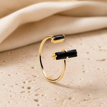 Timeless Obsidian Ring in a Minimalist Design