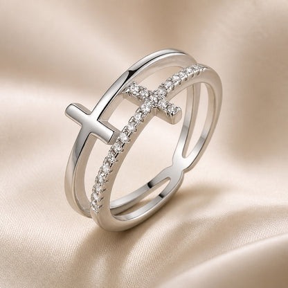 White gold double layer ring with zirconia cross