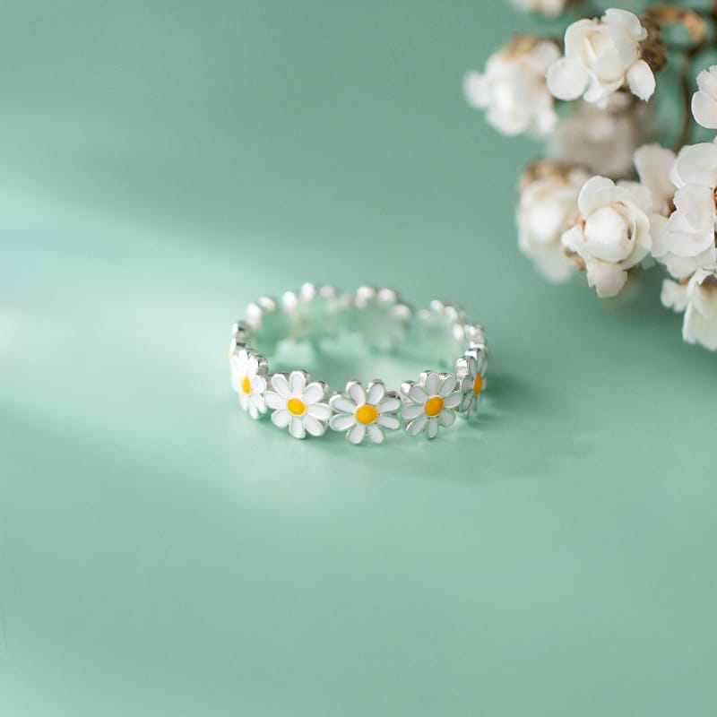 DAISY KRONE RING - (JUSTERBAR)