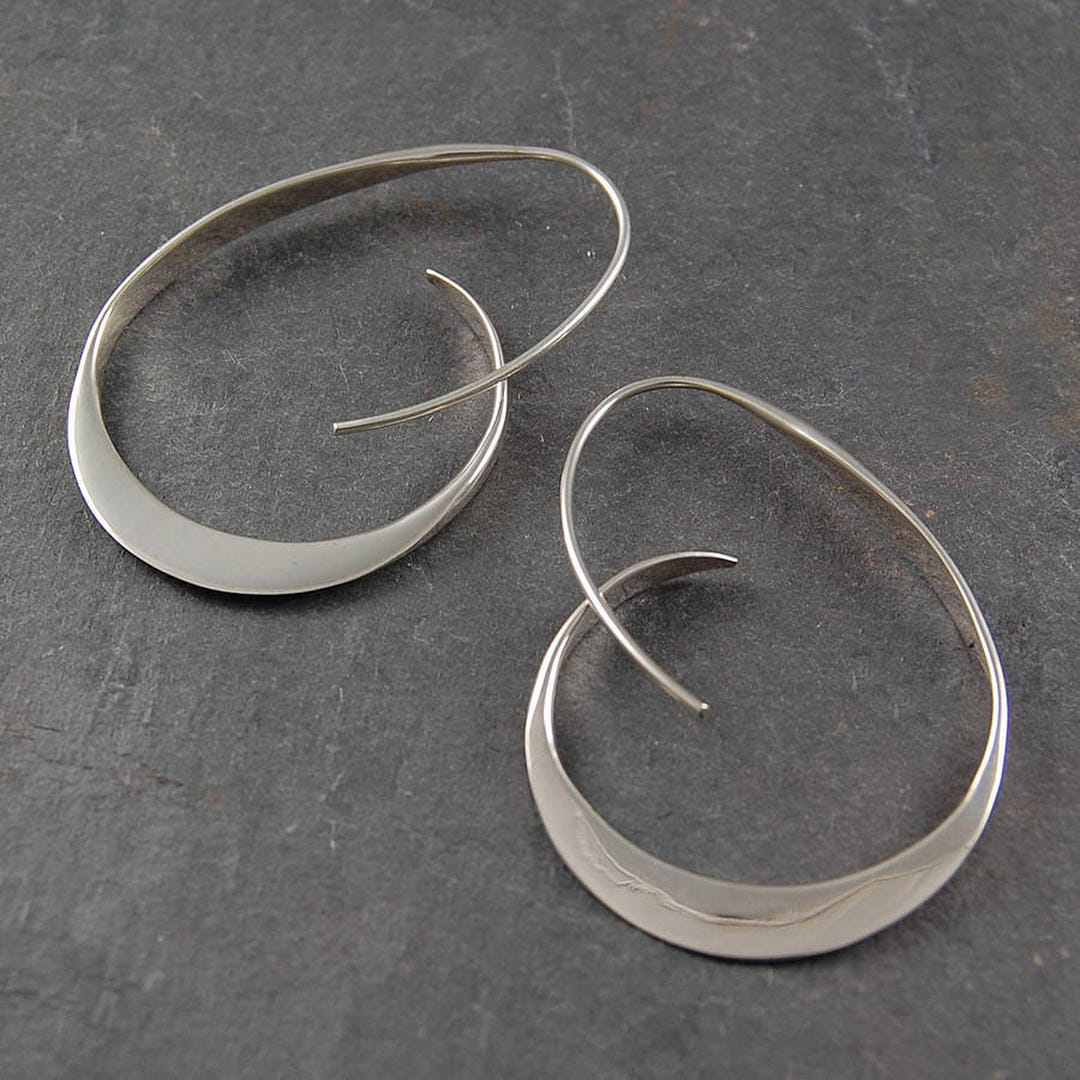 Earrings with spiral loops – a delight