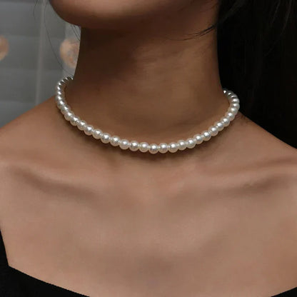Classic white pearl necklace