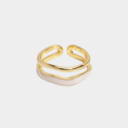 Beatrix – Gylden ring med enkel silhouette