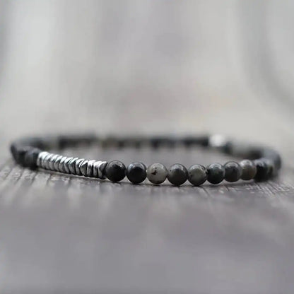 Tidløst armbånd af lavasten