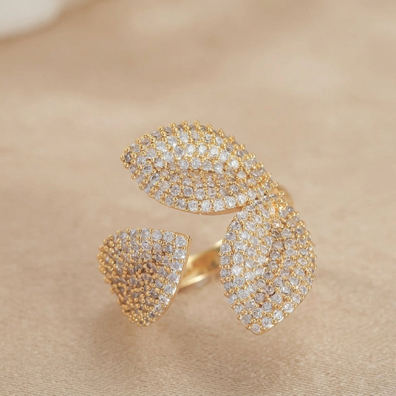 Luxury Clover Ring with Zirconia