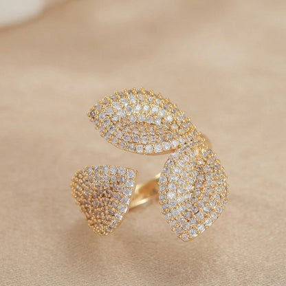 Luxury Clover Ring with Zirconia