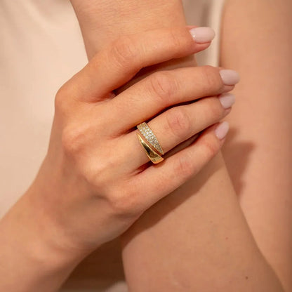 Elegant Guldring med Funklende Sten