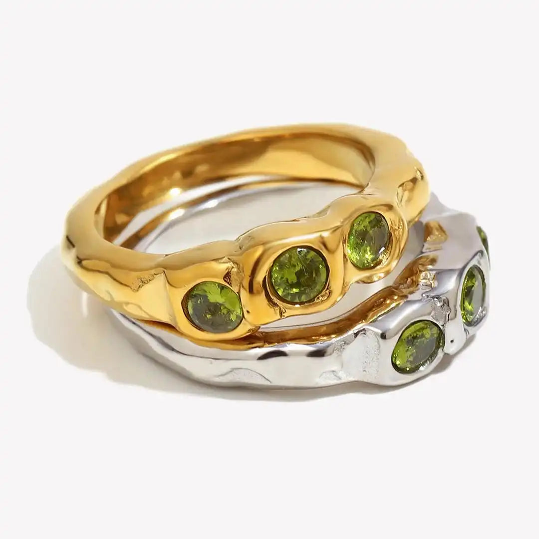 Vintage forgyldt ring med ædelsten