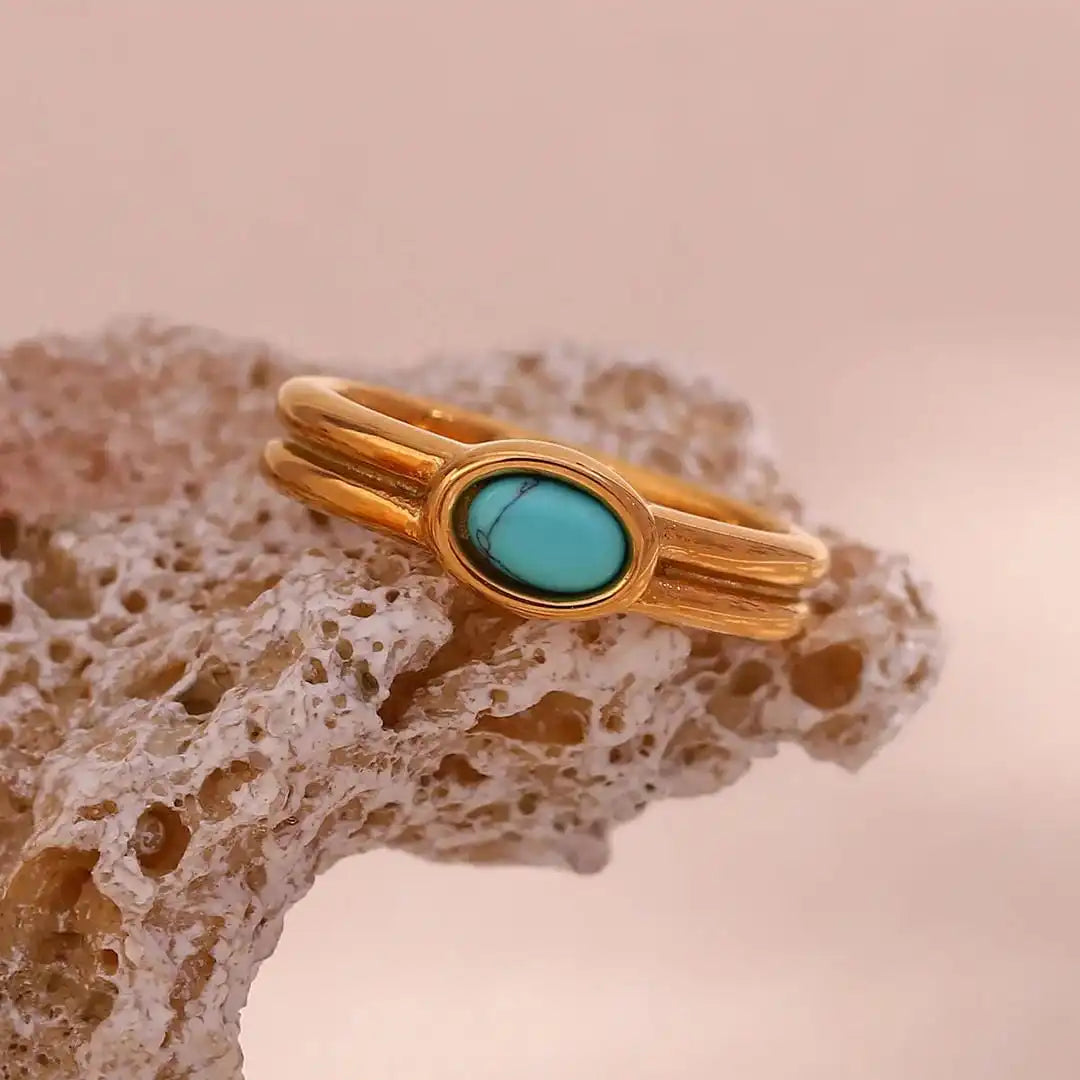 Vintage gold ring with natural stone