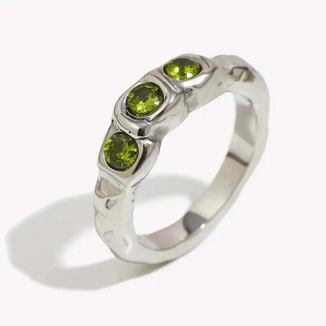 Vintage forgyldt ring med ædelsten
