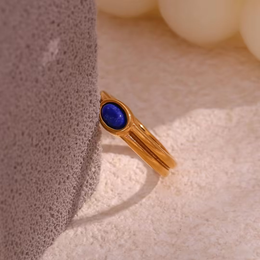 Vintage gold ring with natural stone