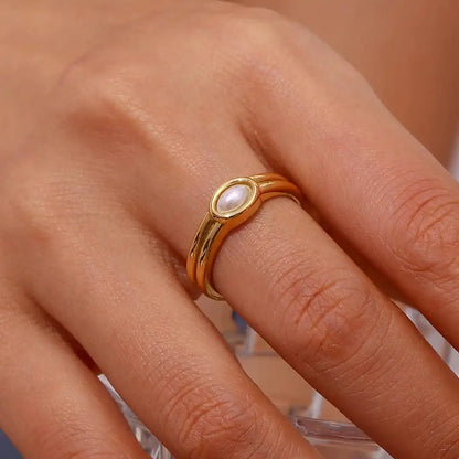 Vintage gold ring with natural stone