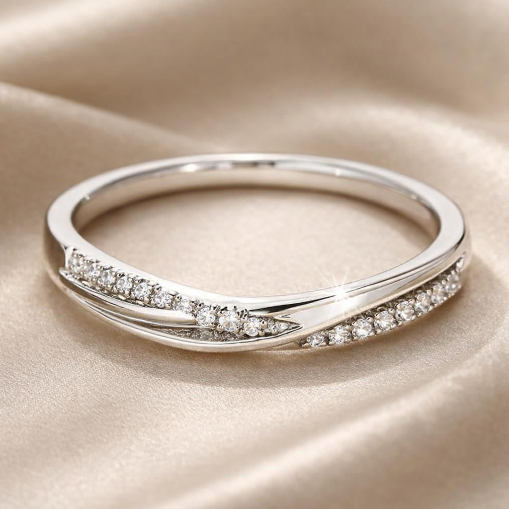 White gold zirconia everyday ring