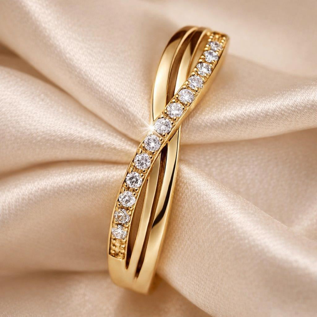 White gold zirconia everyday ring