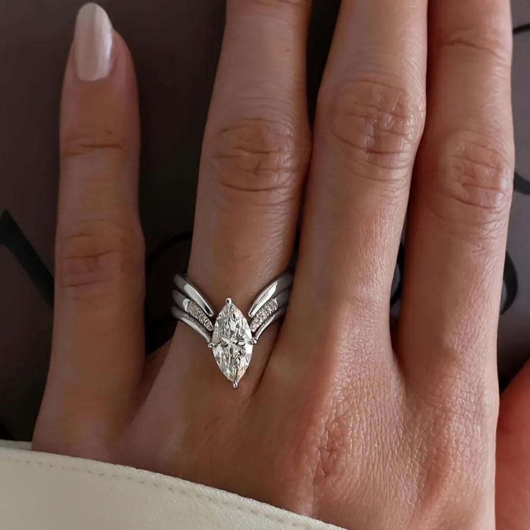 Ring set with marquise-cut diamonds