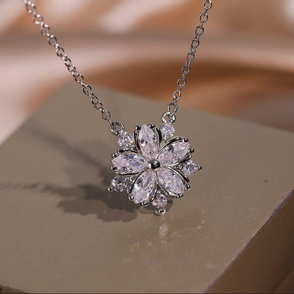 ZIRCON FLOWER NECKLACE WITH RAYS