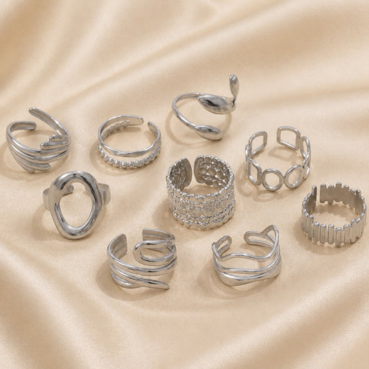 Vintage stackable rings in white gold