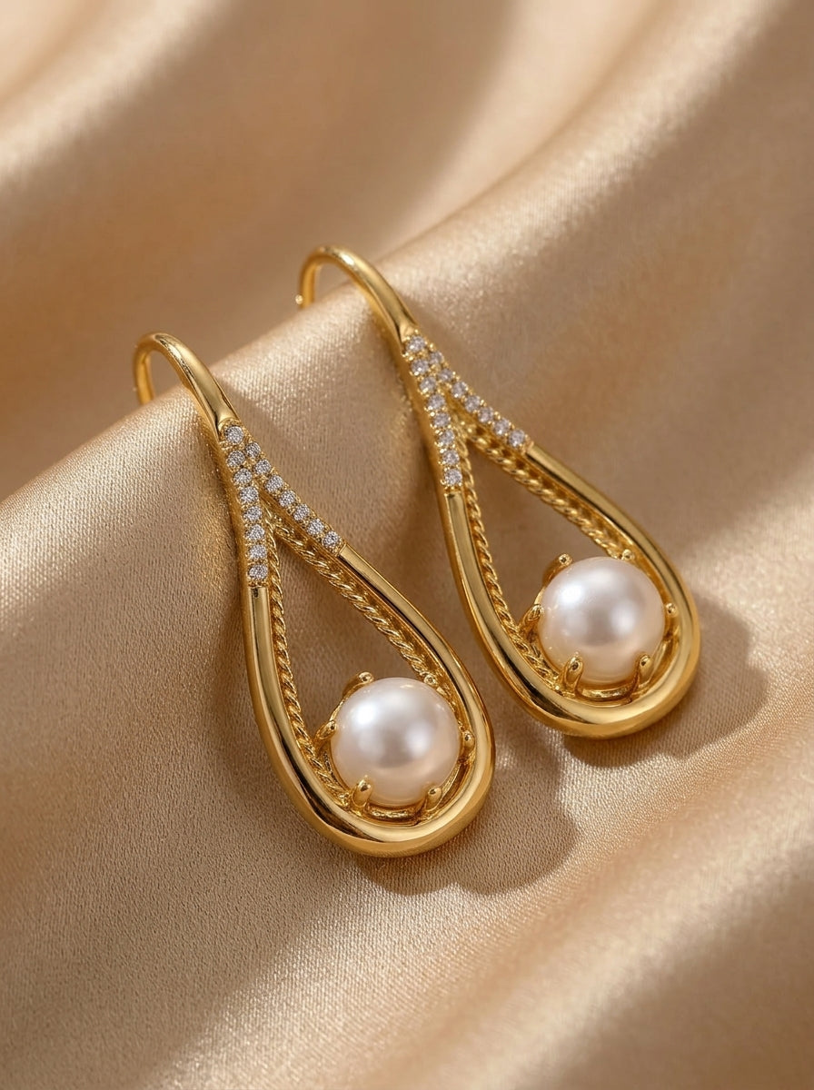 Classic pearl earrings