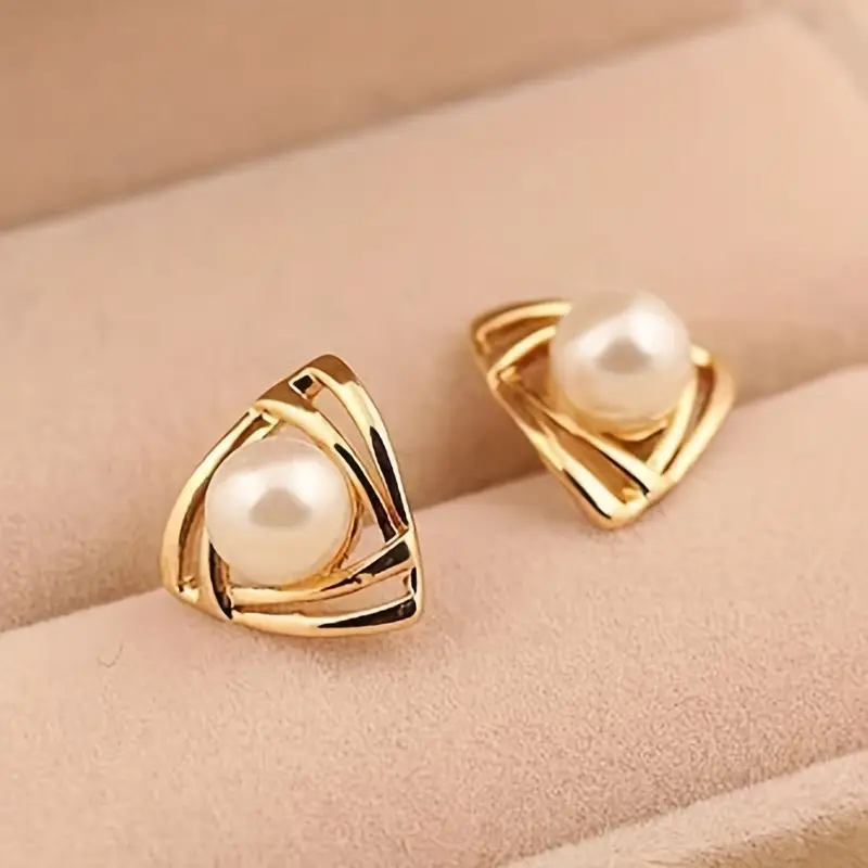 Classic pearl and gold earrings