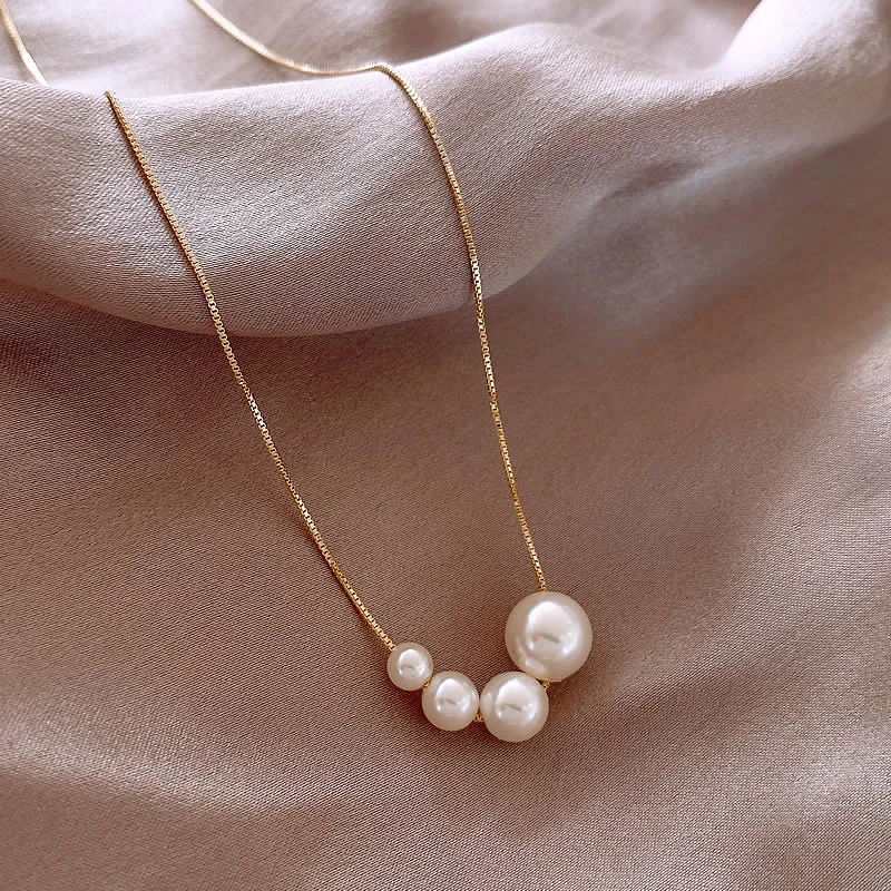 Elegant handmade pearl necklace