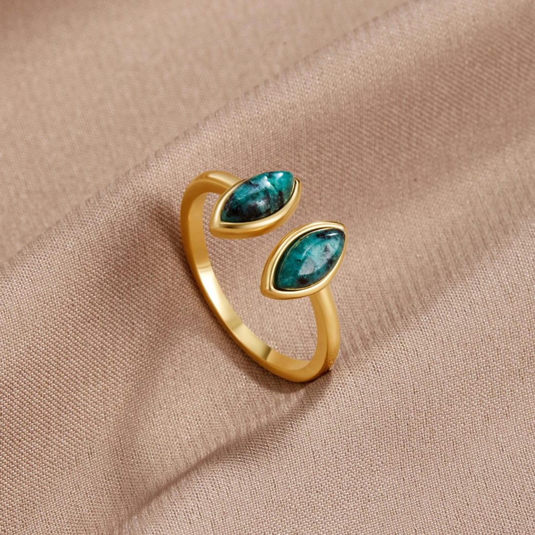 Adjustable Luxe Emerald Ring with Wrap