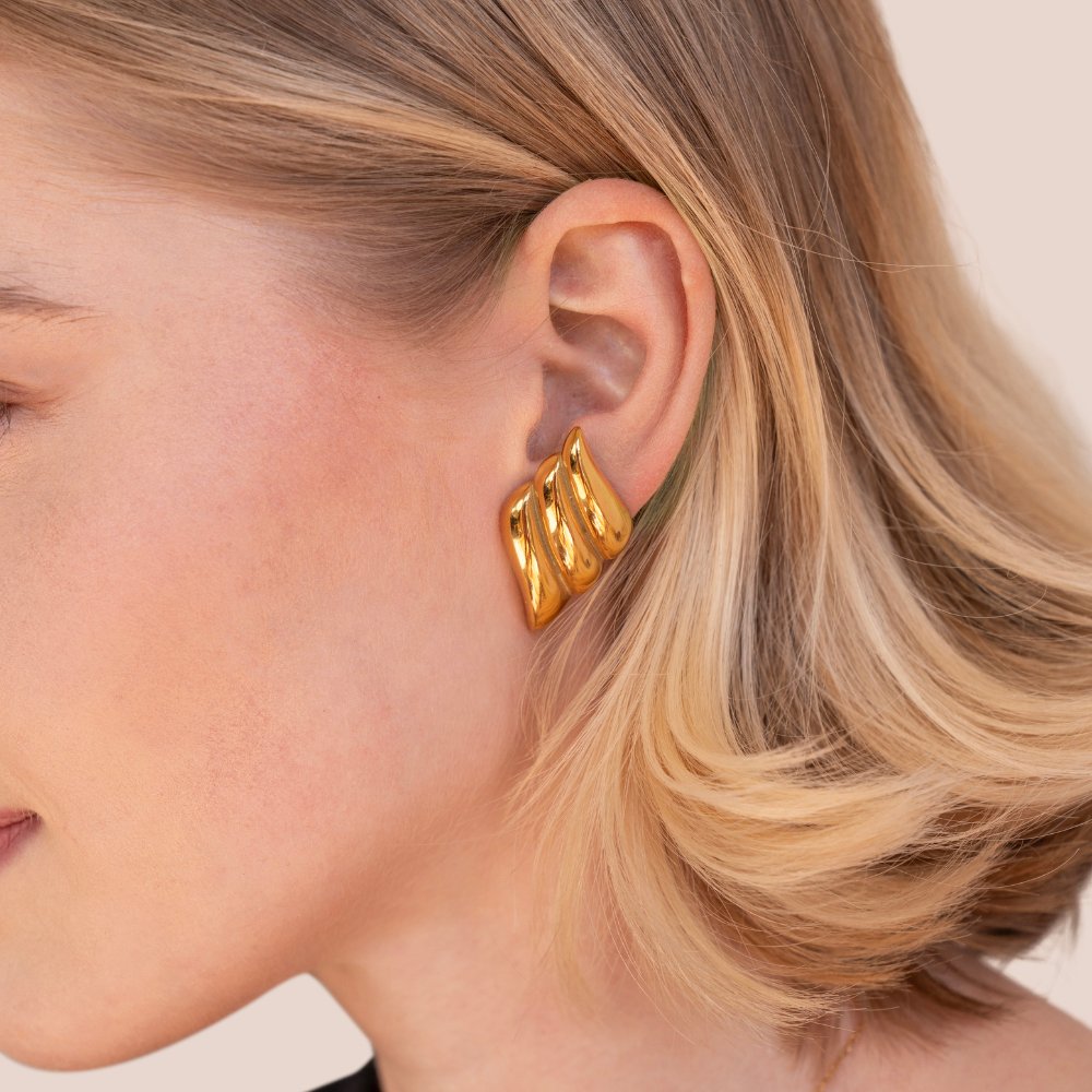 Leonora Wavy Gold