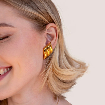 Leonora Wavy Gold