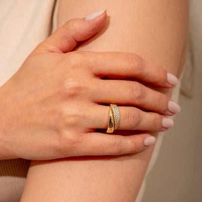 Elegant Guldring med Funklende Sten